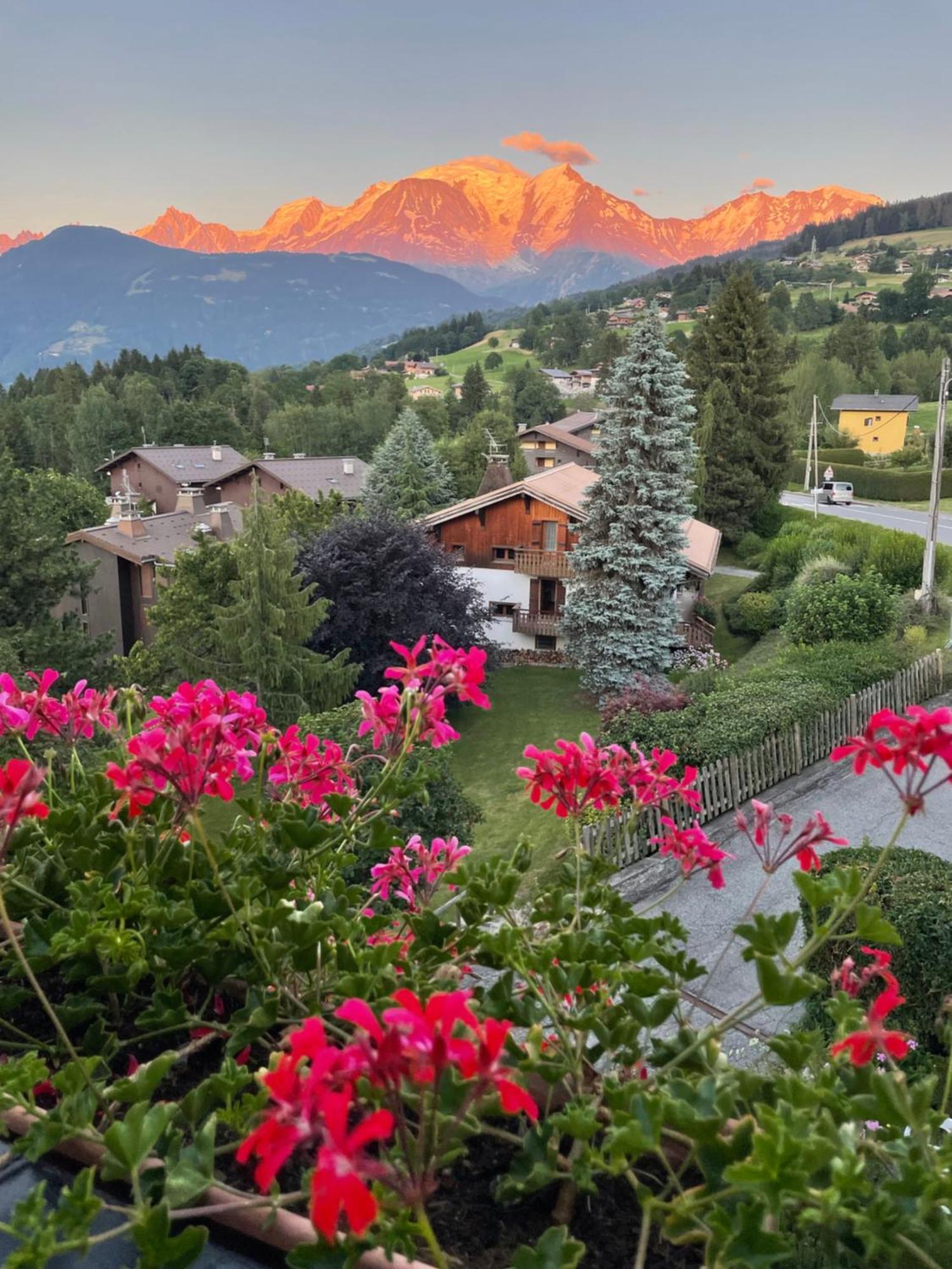 Hotel Les Granits Combloux Buitenkant foto